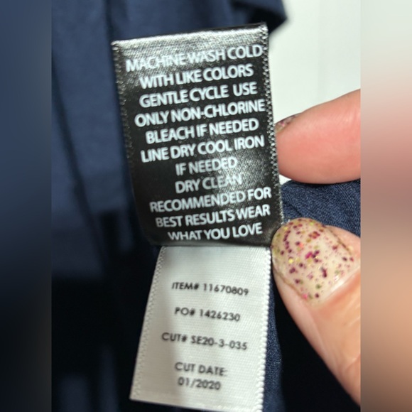 NWOT Torrid navy blue cold shoulder short sleeve shirt - Picture 5 of 5